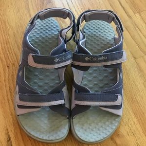 Kids size 4 Columbia sandals